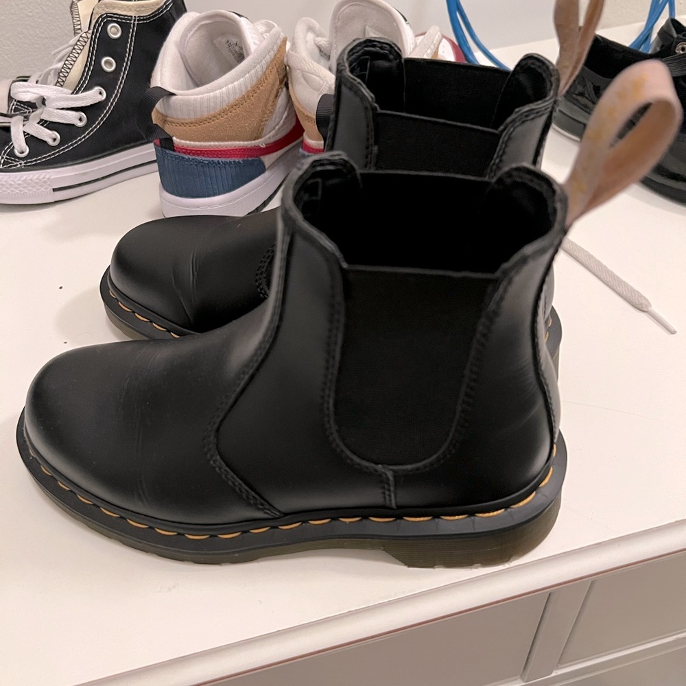 COPY - Dr. Martens Felix Chelsea Boots